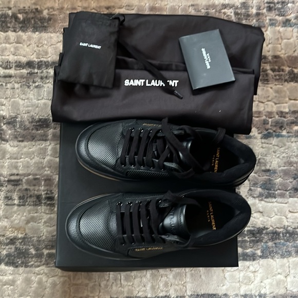 New in Box Saint Laurent SL/61 sneakers in perforated leather size 7 - Picture 6 of 12